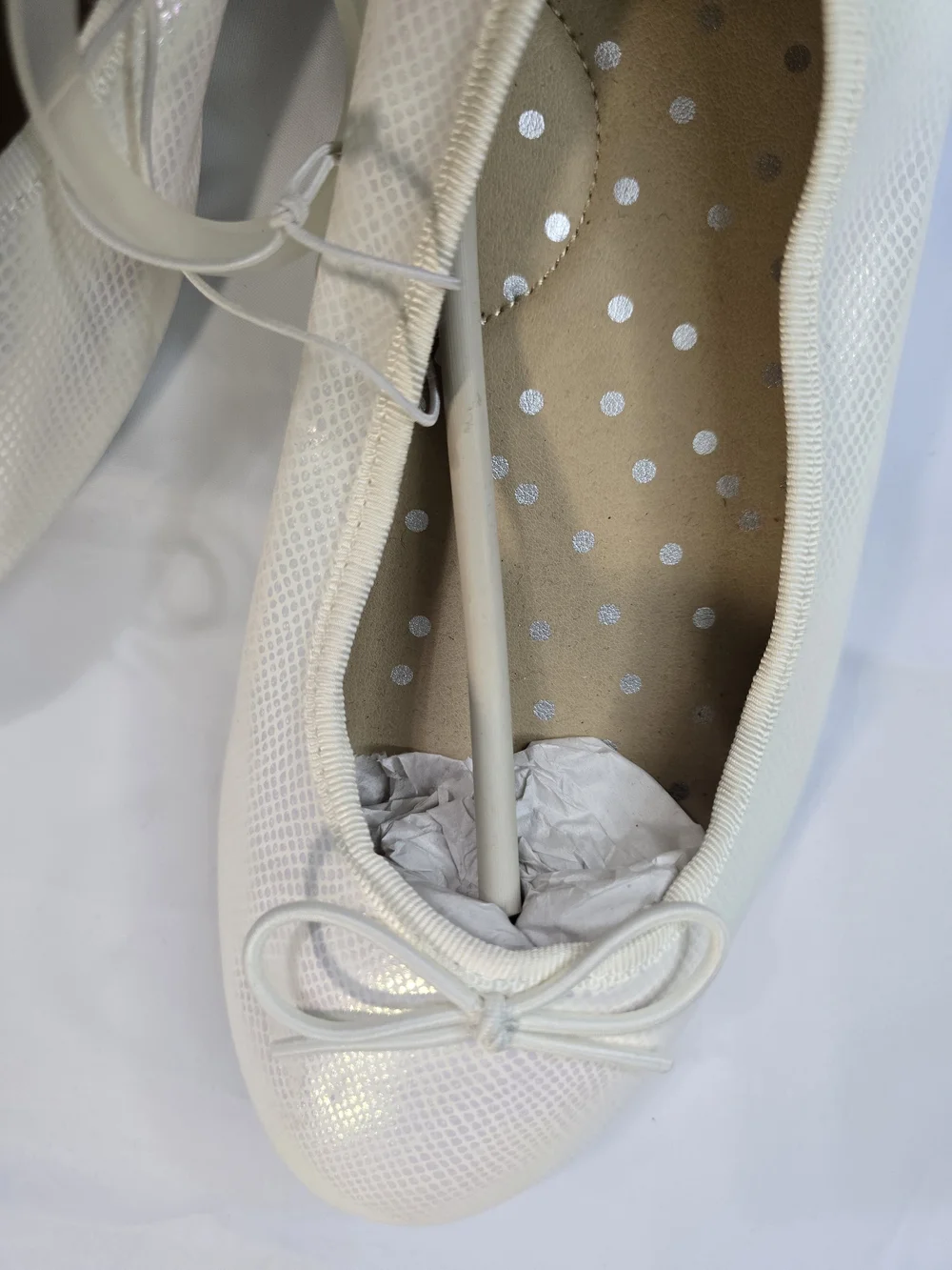 Cat & Jack Girls White Ballet Flats with Bow Trim